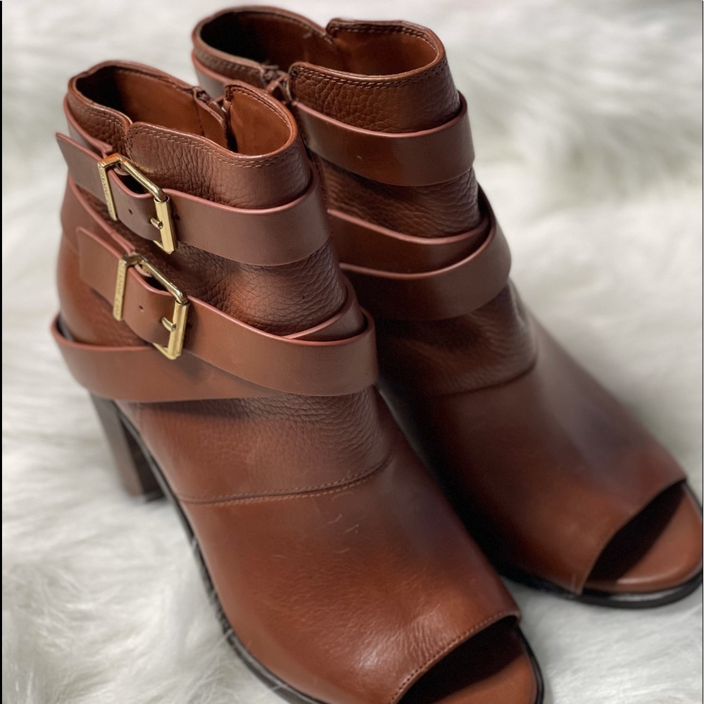 NWOT Gianni Bini cognac peep-toe booties 🤩♥️